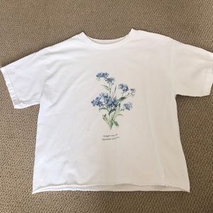 slightly cropped white t shirt